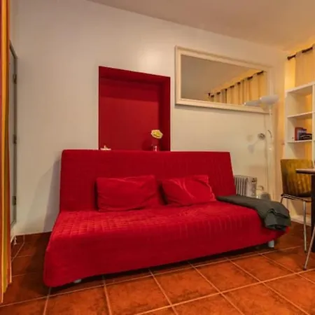 Bright Studip Apartment In The Heart Of Lisbon *